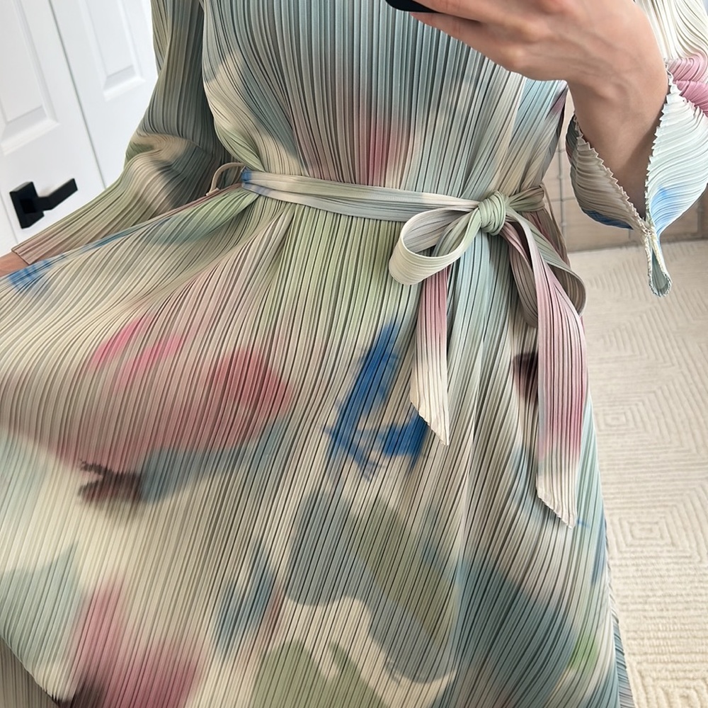 Gorgeous one of a kind flowy runway dress - Picture 5 of 6